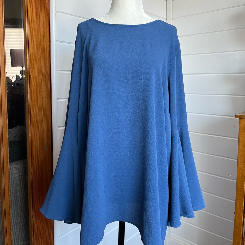 Vince Camuto Size 1X Slate Blue Top with Bell Sleeves , NWOT